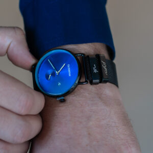 שעון יד לגבר דגם BLUE ES